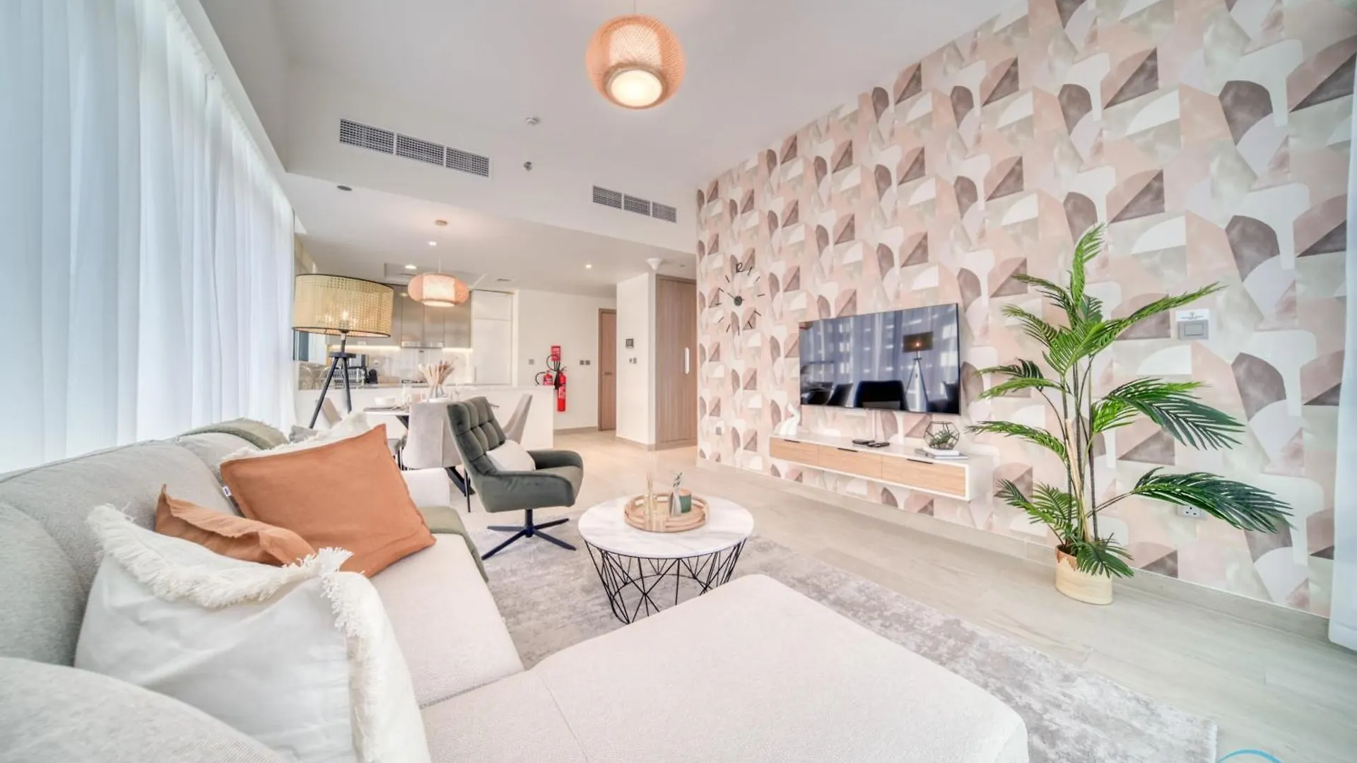 Apartment Decent 1Br At Azizi Riviera 17, Al Merkadh By Deluxe Holiday Homes Dubai