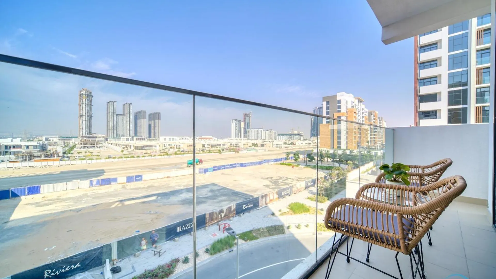 Decent 1Br At Azizi Riviera 17, Al Merkadh By Deluxe Holiday Homes Dubai