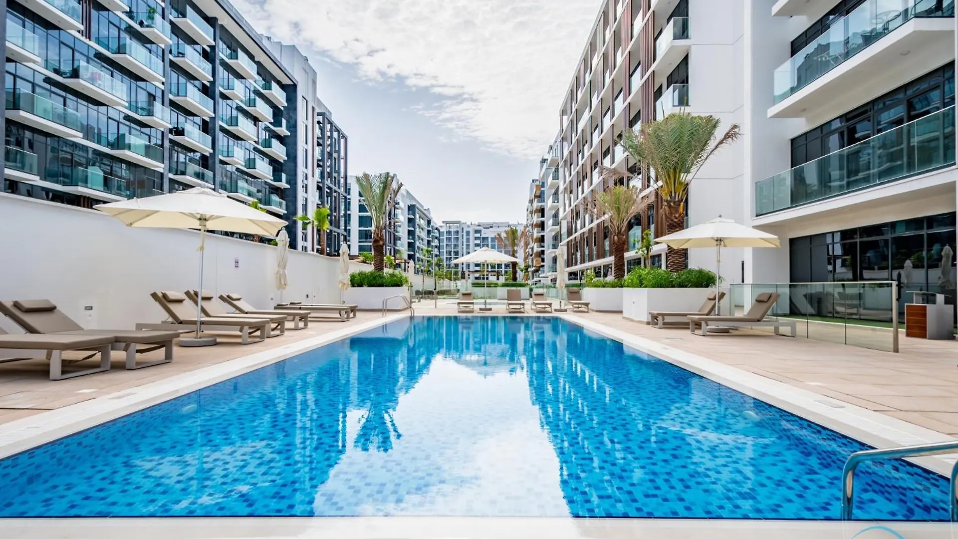 Apartment Decent 1Br At Azizi Riviera 17, Al Merkadh By Deluxe Holiday Homes Dubai United Arab Emirates