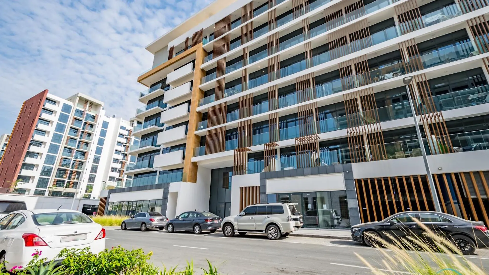 Decent 1Br At Azizi Riviera 17, Al Merkadh By Deluxe Holiday Homes Dubai Apartment